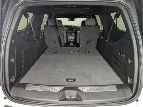 Used 2024 GMC Yukon XL Denali image 25