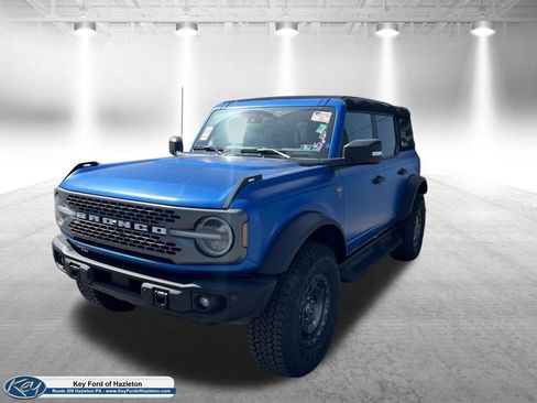 Certified 2025 Ford Bronco Badlands w/ Sasquatch Package AWD/4WD image 3