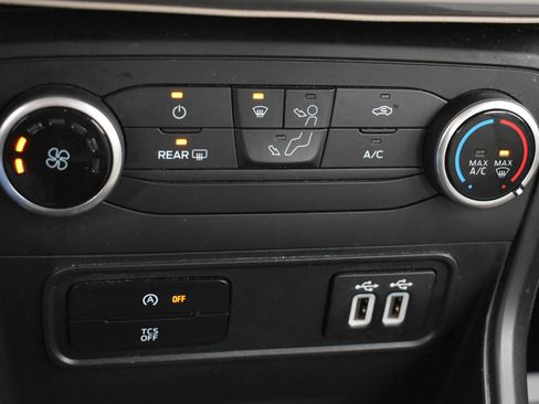 Certified 2021 Ford EcoSport S FWD image 28