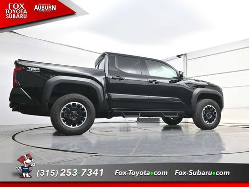 Used 2025 Toyota Tacoma TRD Off-Road AWD/4WD image 23