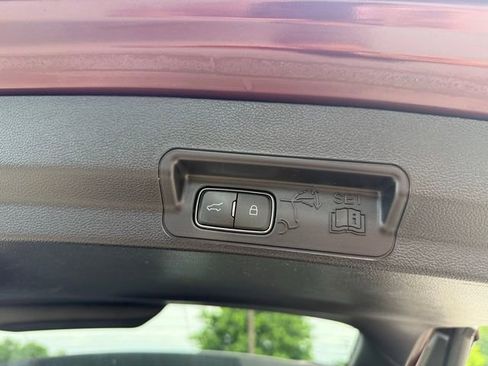 Used 2023 Ford Explorer XLT w/ Equipment Group 202A AWD/4WD image 26