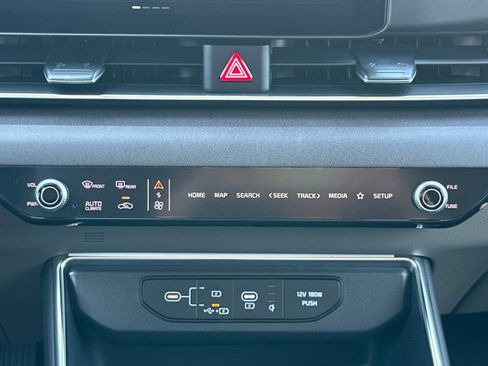 New 2026 Kia Carnival EX FWD image 26