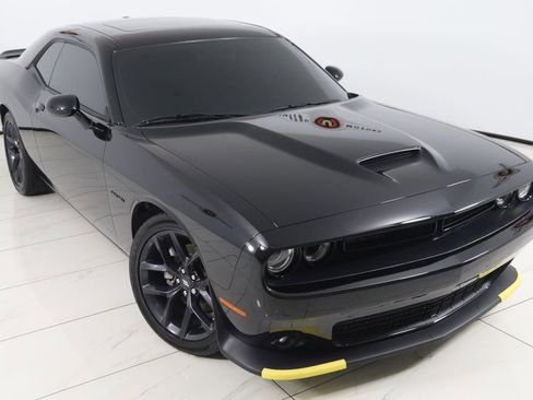 Used 2022 Dodge Challenger R/T w/ Blacktop Package image 18