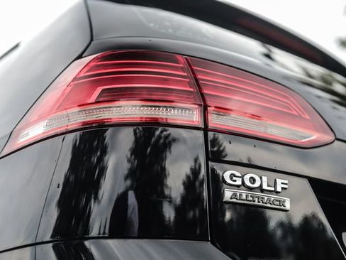Used 2019 Volkswagen Golf Alltrack SE AWD/4WD image 26