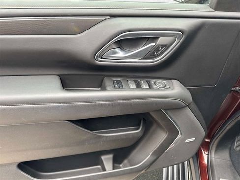 Used 2023 GMC Yukon AT4 w/ Technology Package image 18