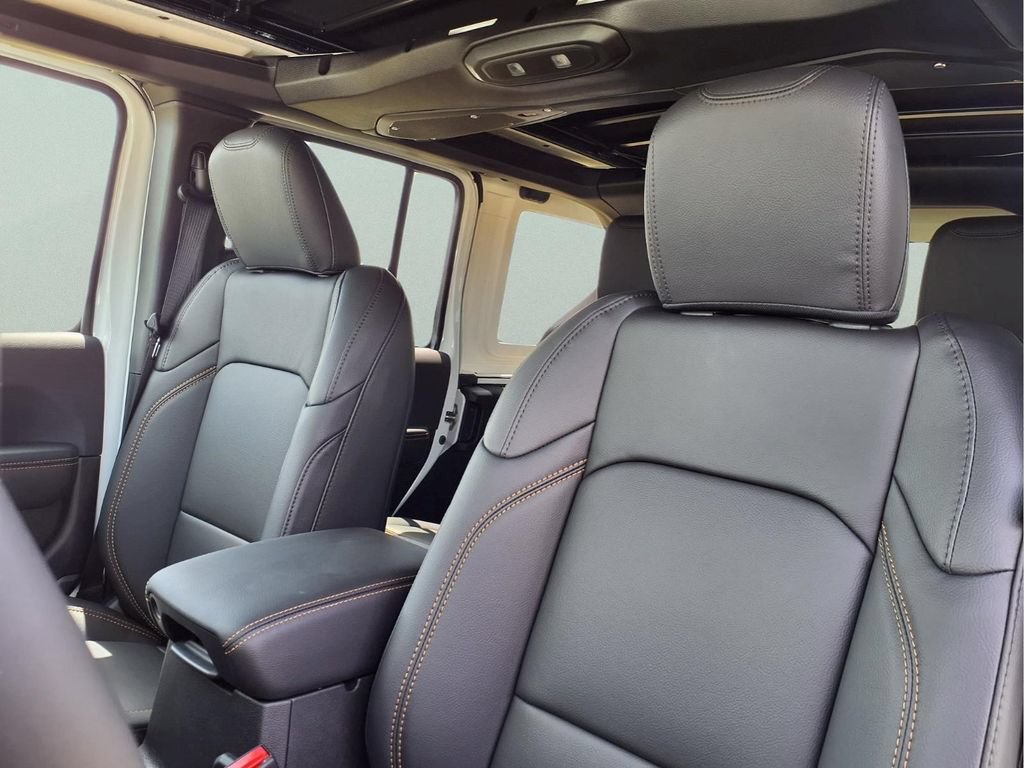 New 2026 Jeep Wrangler Unlimited Sahara AWD/4WD image 19