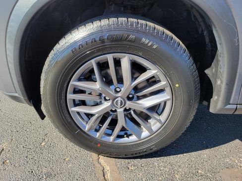 Used 2023 Nissan Rogue S AWD/4WD image 5