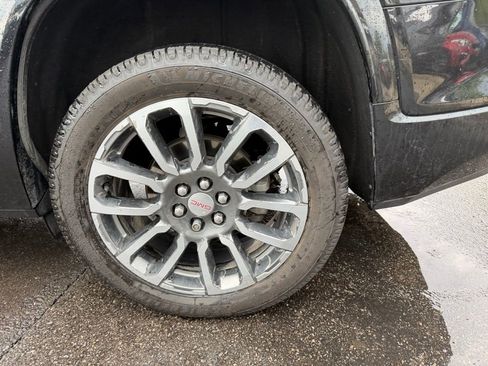 Used 2020 GMC Acadia Denali w/ Technology Package FWD image 6