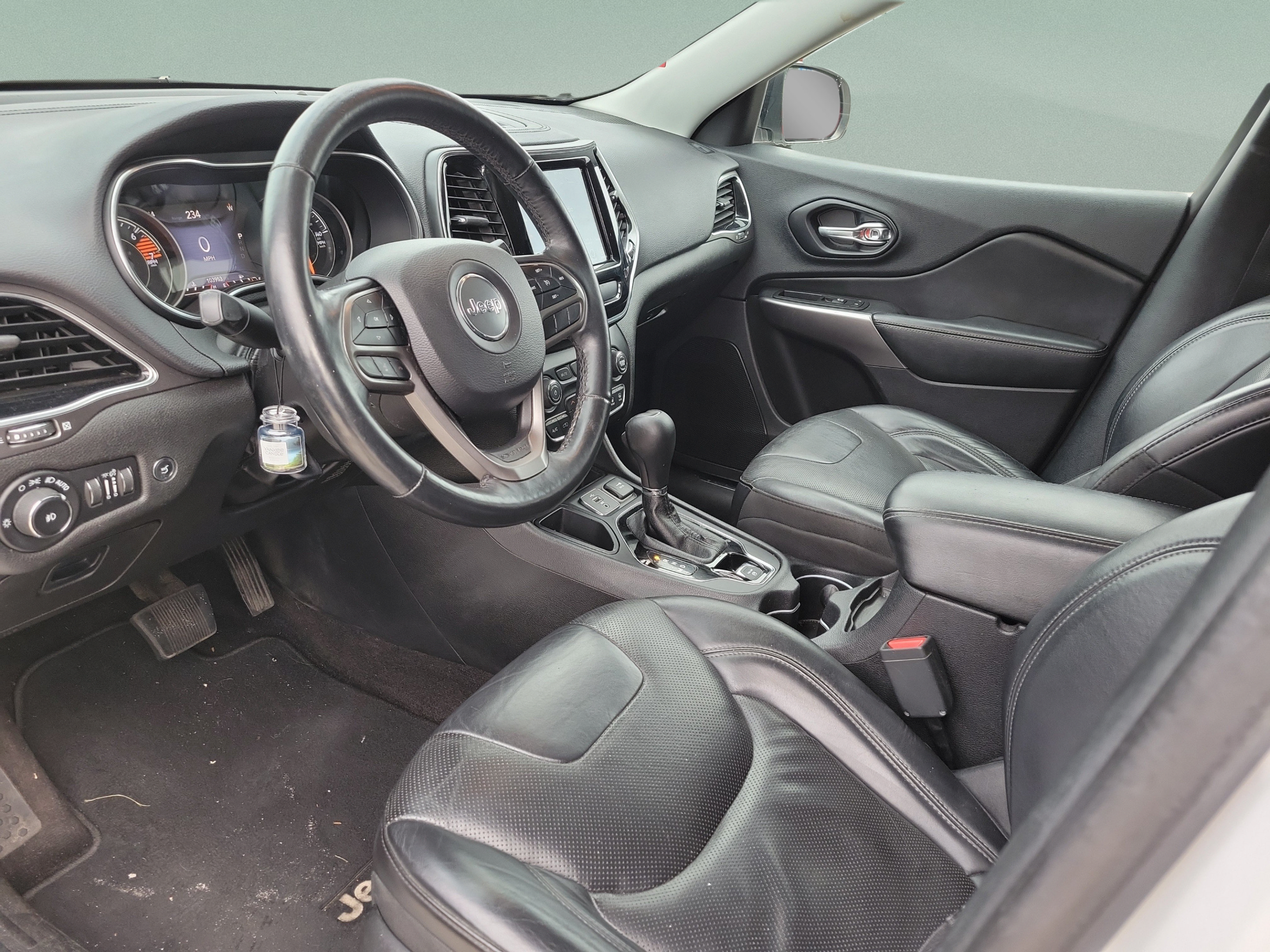 Used 2019 Jeep Cherokee Limited FWD image 14