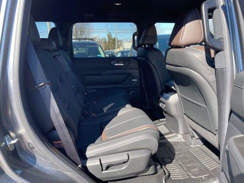 New 2025 Nissan Armada SL image 28