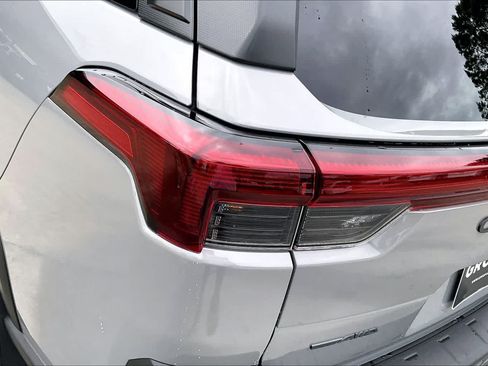Used 2026 Subaru Outback Limited AWD/4WD image 28