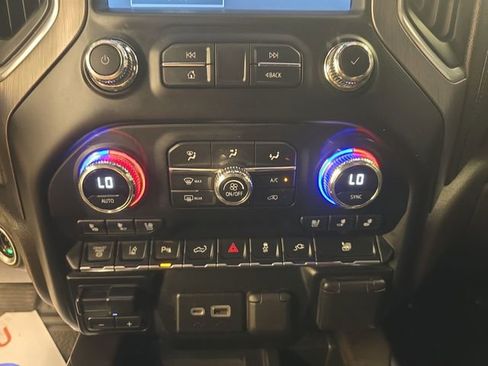 Used 2021 GMC Sierra 3500 Denali w/ Denali Ultimate Package AWD/4WD image 29