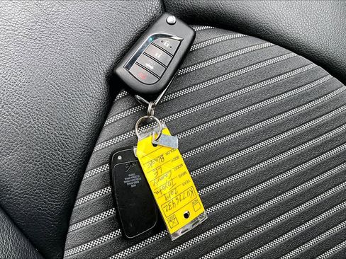 Used 2019 Toyota Camry SE image 15