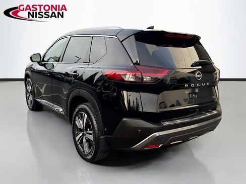 Used 2023 Nissan Rogue SL w/ SL Premium Package image 6