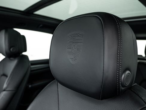 Certified 2023 Porsche Cayenne S Platinum image 15