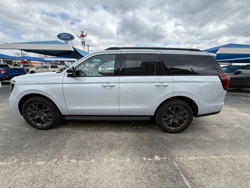 New 2026 Ford Expedition Platinum w/ Stealth Appearance Package image 10
