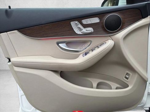 Used 2022 Mercedes-Benz GLC 300 GLC 300 image 10