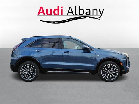 Used 2025 Cadillac XT4 Sport image 3