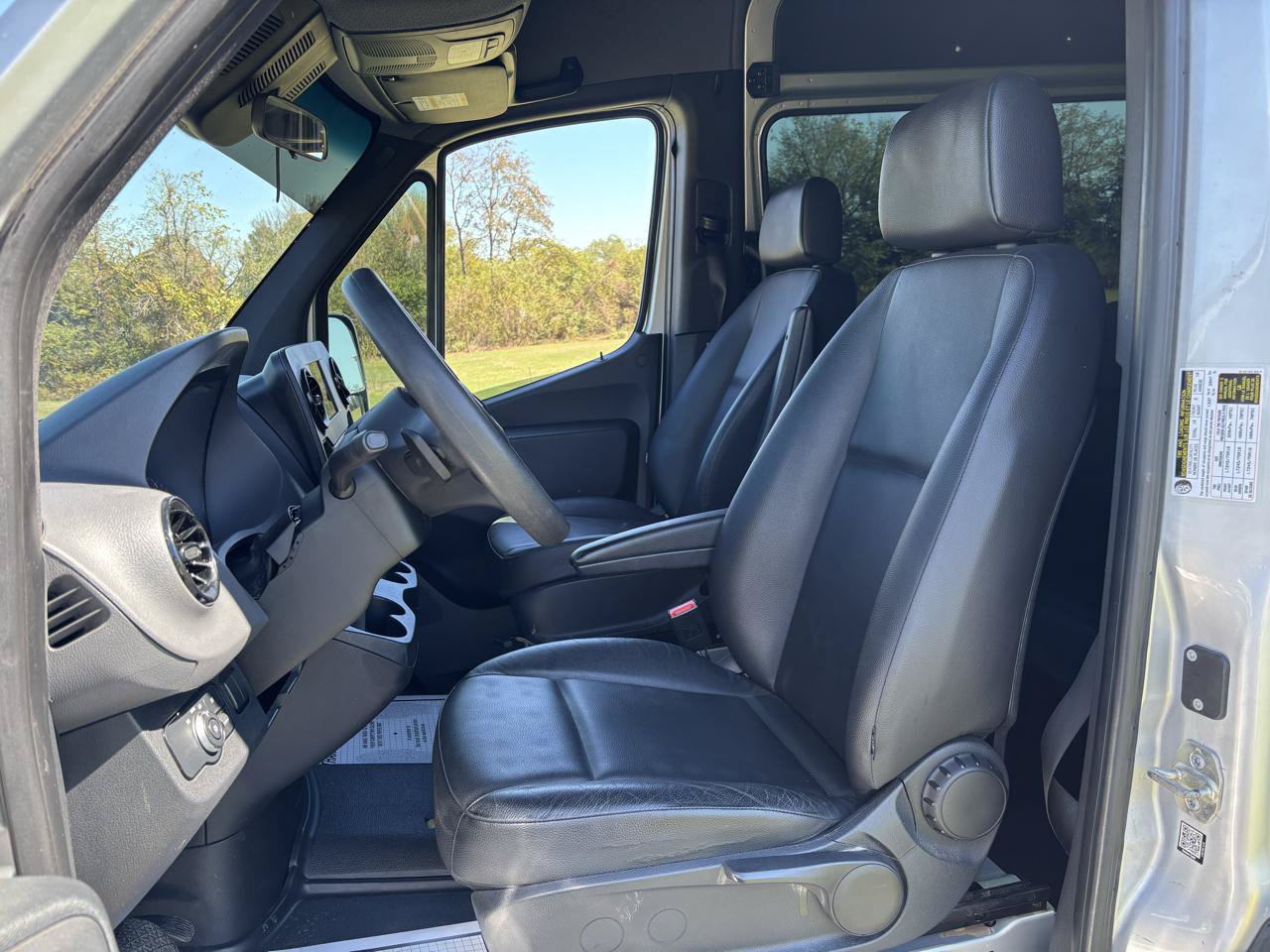 Used 2019 Mercedes-Benz Sprinter 2500 image 15