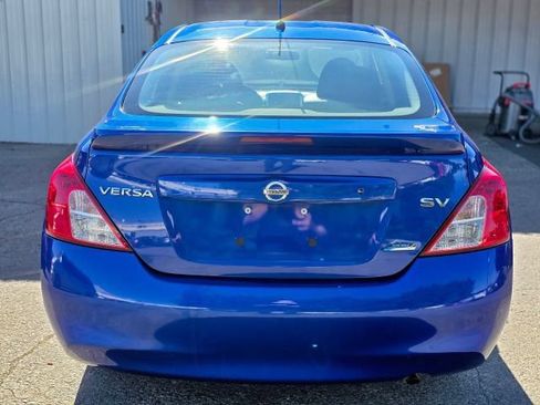 Used 2014 Nissan Versa SV FWD image 6