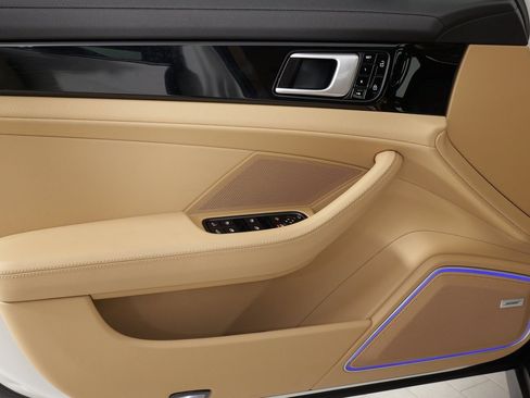 Used 2021 Porsche Panamera 4 image 26