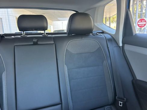 Certified 2023 Volkswagen Taos SE image 14