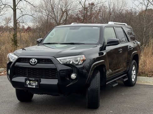 Used 2018 Toyota 4Runner SR5 image 3