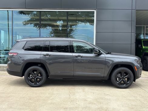 New 2026 Jeep Grand Cherokee L Limited w/ Limited Altitude Package AWD/4WD image 2
