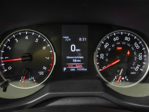 Used 2022 Toyota RAV4 LE AWD/4WD image 27