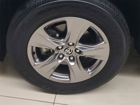 Used 2025 Toyota RAV4 LE image 7