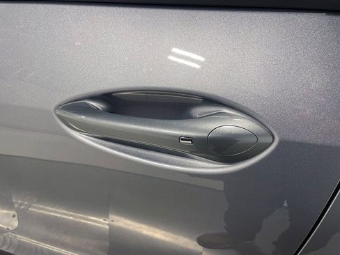 Used 2025 Chevrolet Trax LT w/ LT Convenience Package image 16