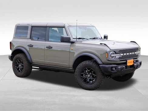 Certified 2025 Ford Bronco Badlands AWD/4WD image 2