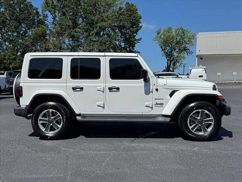 Used 2020 Jeep Wrangler Unlimited Sahara AWD/4WD image 3