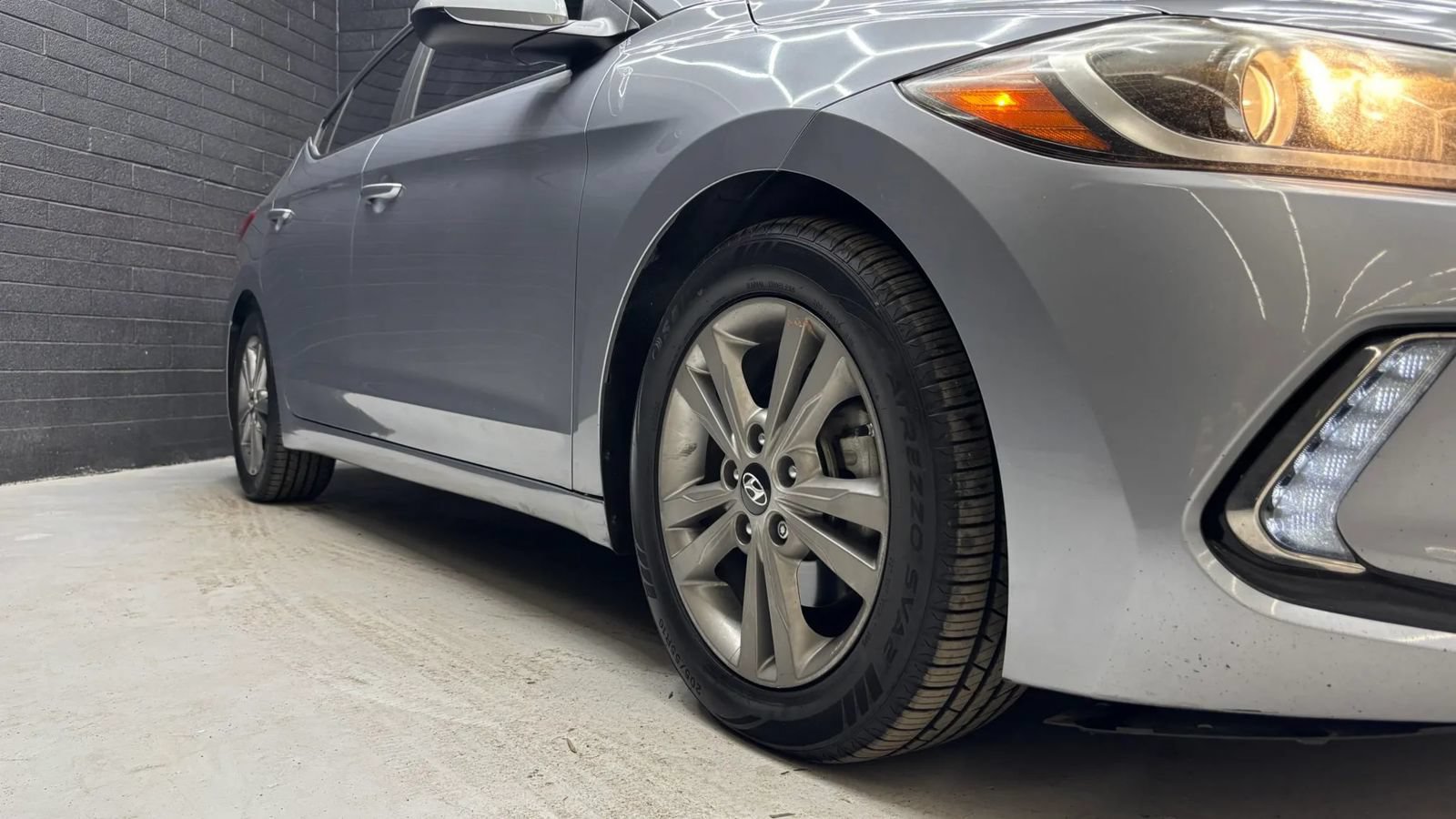 Used 2017 Hyundai Elantra SE w/ SE A/T Tech Package 03 FWD image 5