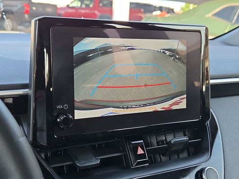 Used 2025 Toyota Corolla SE image 25