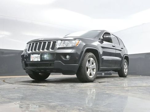 Used 2013 Jeep Grand Cherokee Laredo AWD/4WD image 43