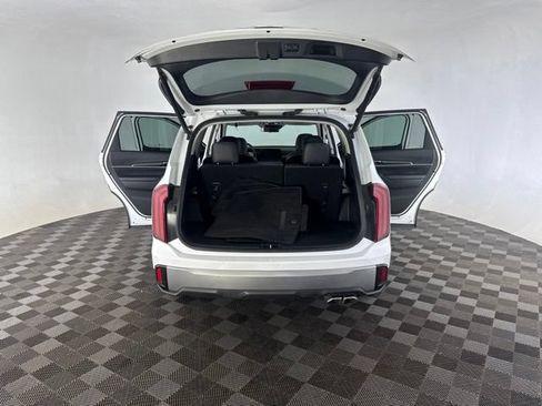 Certified 2025 Kia Telluride S FWD image 17