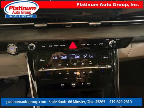 Used 2023 Kia Carnival EX FWD image 20