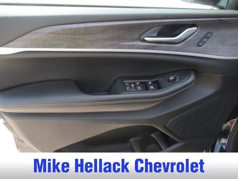 Used 2023 Jeep Grand Cherokee L Limited image 23