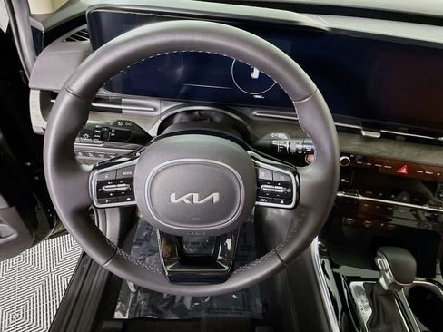Used 2024 Kia Carnival SX FWD image 20