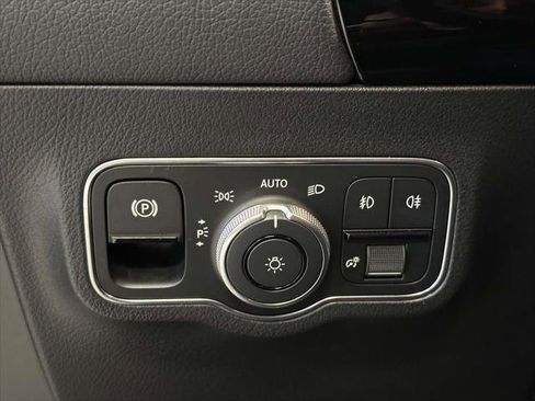 Used 2022 Mercedes-Benz GLA 250 4MATIC image 17