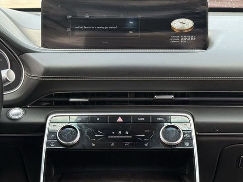 Used 2024 Genesis GV80 2.5T AWD/4WD image 18