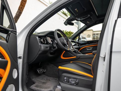 New 2026 Bentley Bentayga Speed image 2