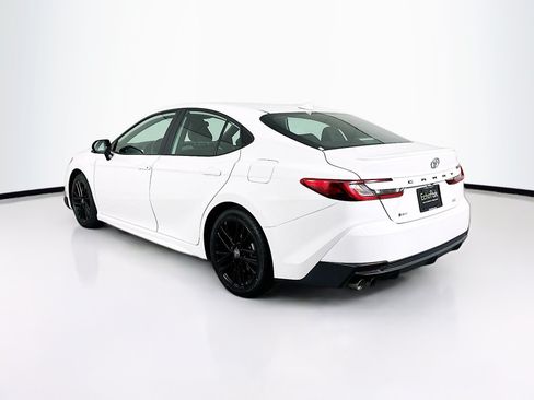 Used 2025 Toyota Camry SE FWD image 5