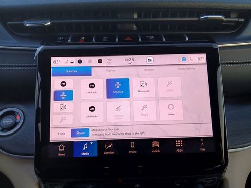 New 2025 Jeep Grand Cherokee Limited w/ Trailer Tow Package AWD/4WD image 24