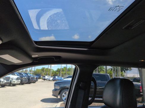 Used 2020 Jeep Grand Cherokee Limited AWD/4WD image 21