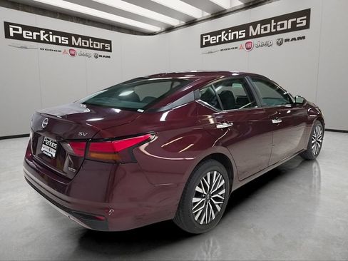 Used 2024 Nissan Altima 2.5 SV AWD/4WD image 5