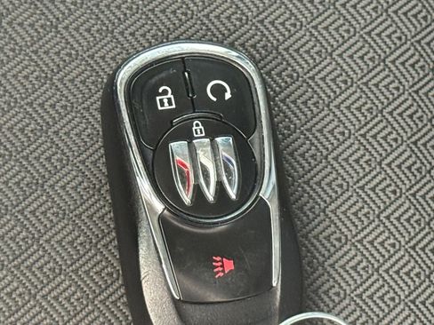 Used 2025 Buick Encore GX Preferred FWD image 21