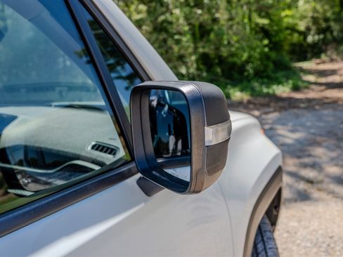 Used 2016 Jeep Renegade Limited image 12