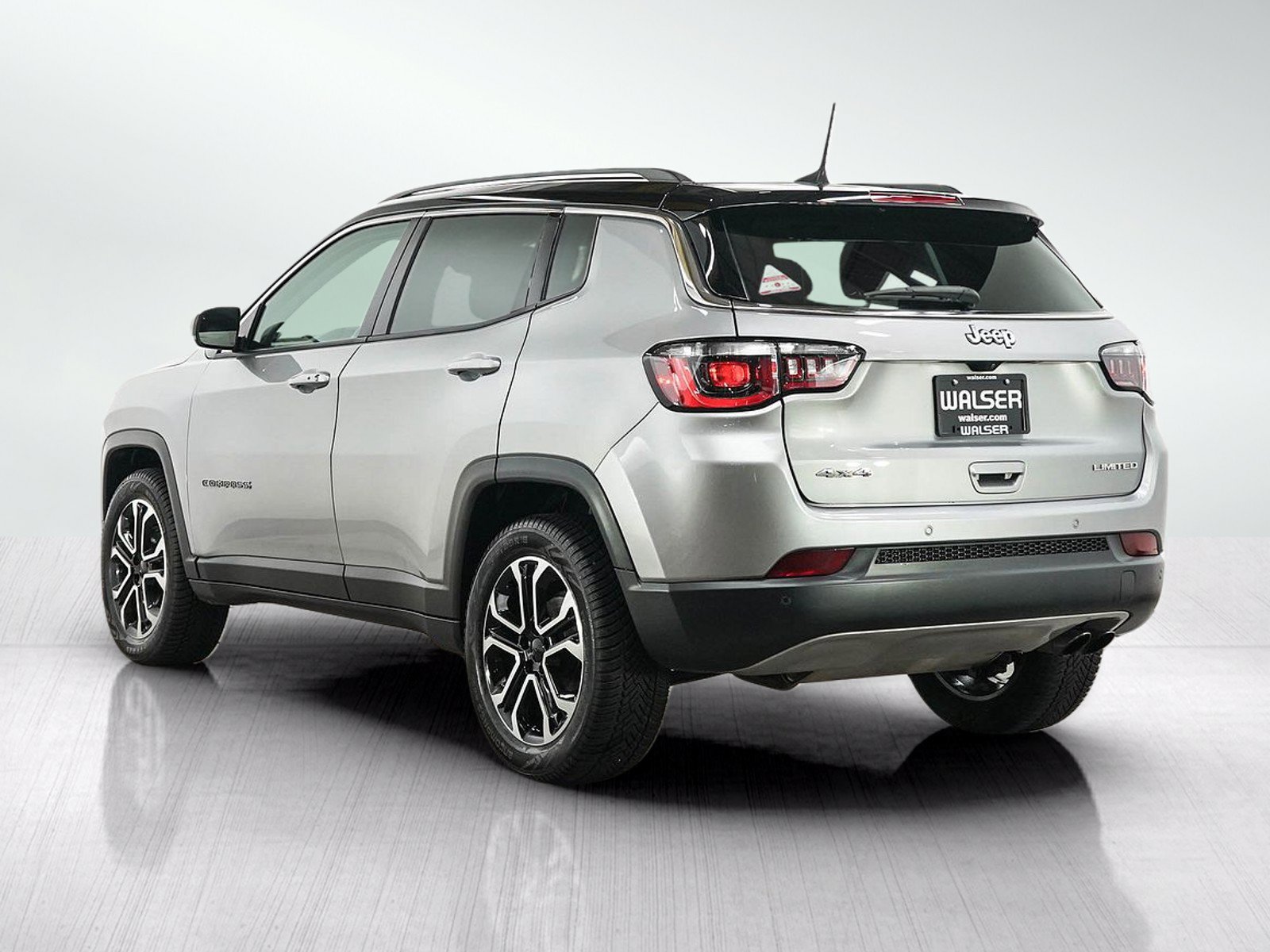 Used 2022 Jeep Compass Limited AWD/4WD image 3